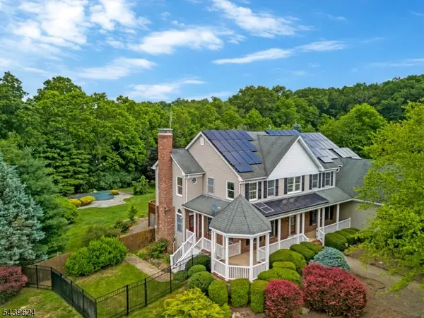 40 Southgate Dr, Clinton Twp., NJ 08801