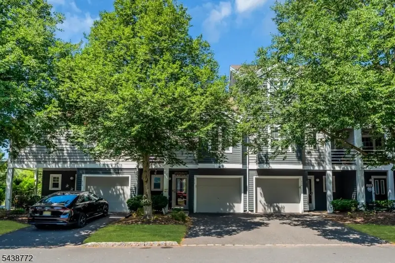 213 Longview Rd, Green Knoll, NJ 08807 - #1