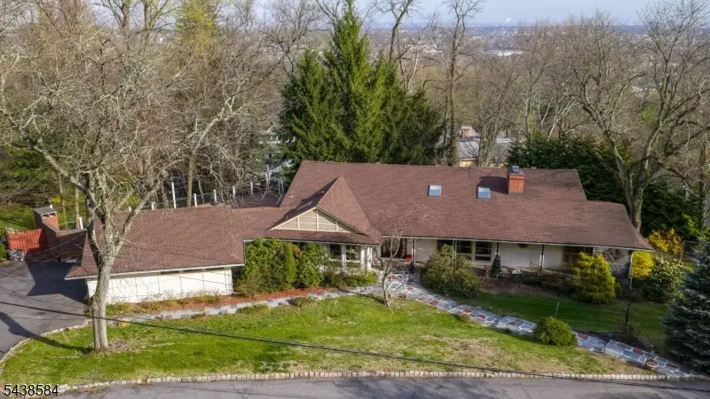 29 Farview Rd, Millburn, NJ 07041 - #1