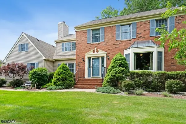 16 Mcintire Dr, Hillsborough Twp., NJ 08844