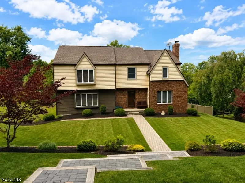 1 Ashley Ct, Morris, NJ 07960 - #1