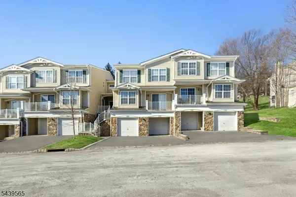 1028 Robin Ct, Green Brook Twp., NJ 08812