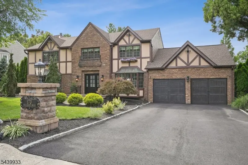 170 Killarney Dr, Berkeley Heights, NJ 07922 - #2