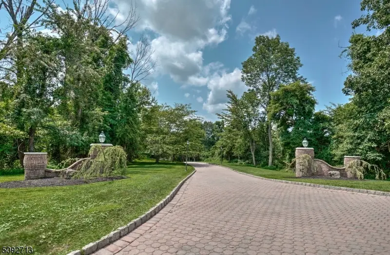 22 Sherwood Farm Rd, Far Hills, NJ 07931 - #2