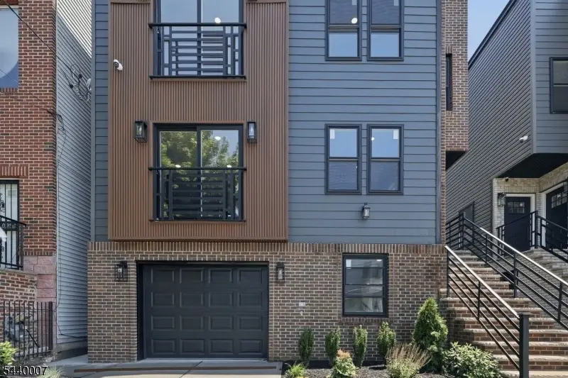 432 S 10th St, Newark, NJ 07103 - #3