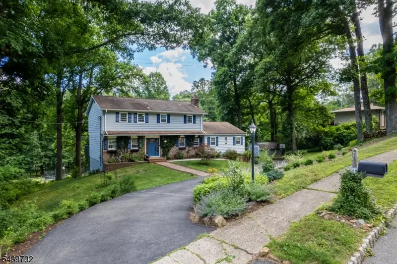 9 Parkwood Rd, Succasunna, NJ 07876 - #2