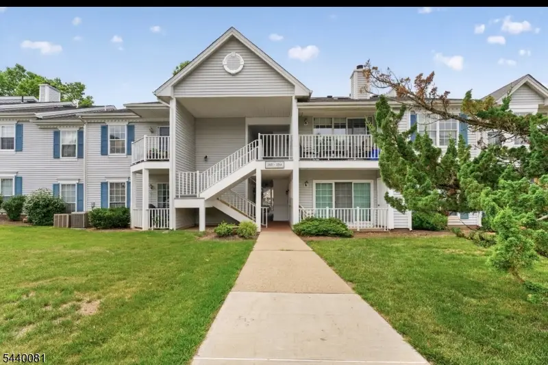 3910 Graham Ct, Bradley Gardens, NJ 08807 - #1