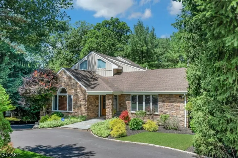 27 Hamilton Dr West, North Caldwell, NJ 07006 - #1