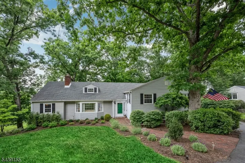 33 Runnymede Rd, Chatham, NJ 07928 - #1
