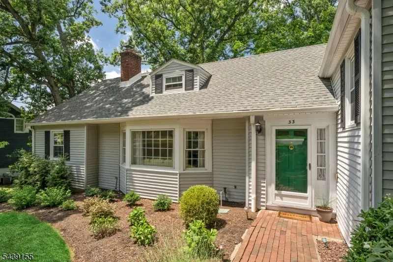 33 Runnymede Rd, Chatham, NJ 07928 - #2