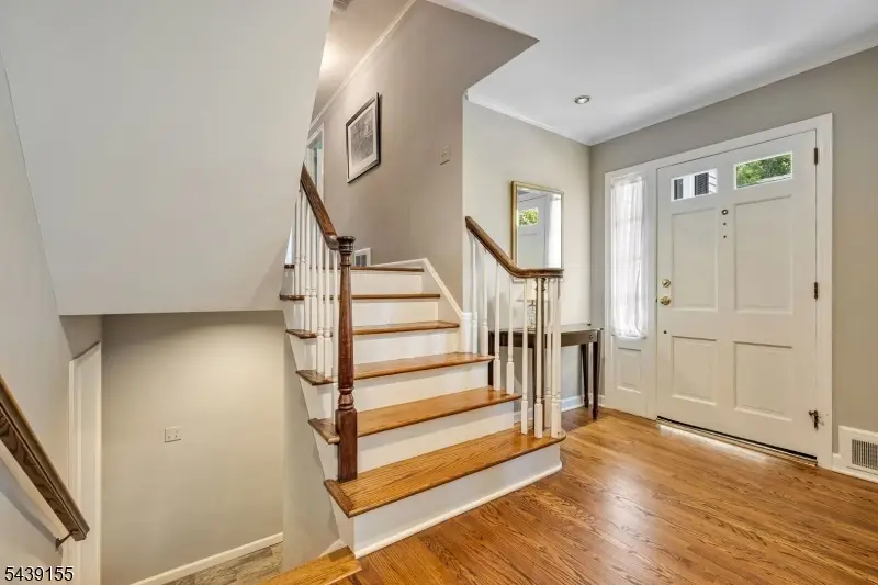 33 Runnymede Rd, Chatham, NJ 07928 - #3