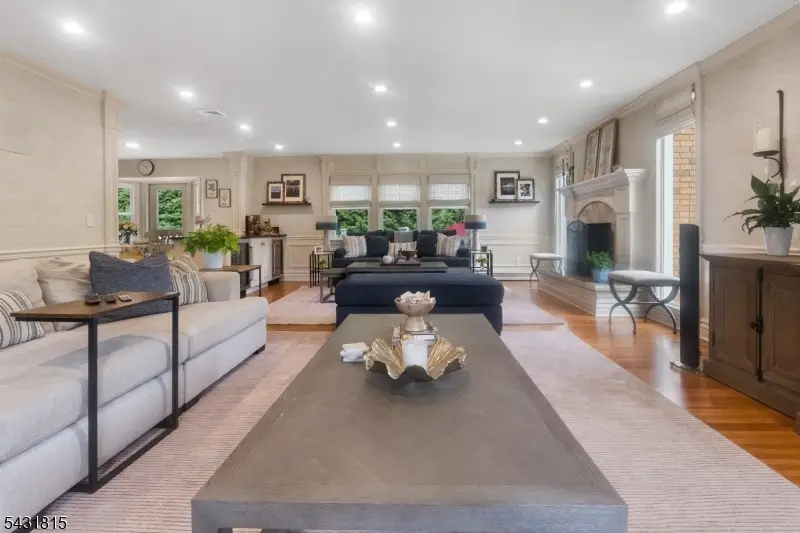 16 Trinity Pl, East Hanover, NJ 07936 - #3