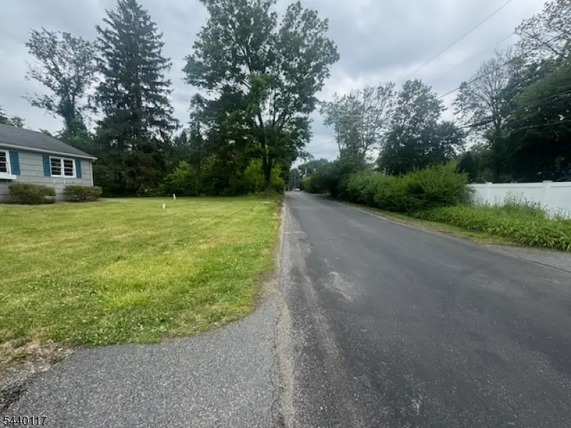 2 Shores Rd, Mendham, NJ 07869 - #3