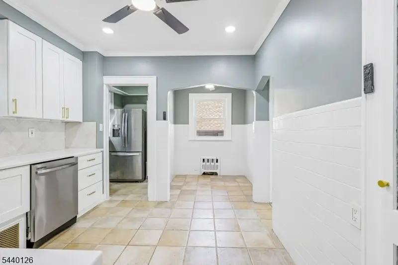 423 E Lincoln Ave, Roselle Park, NJ 07204 - #3