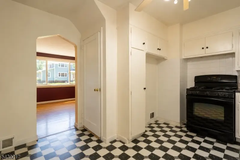 261 Shepard Ave, Englewood, NJ 07631 - #3