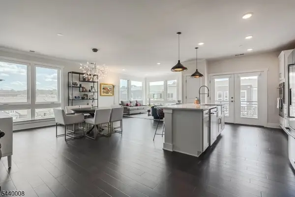 3 Vanderbilt Blvd #402, Florham Park Boro, NJ 07932