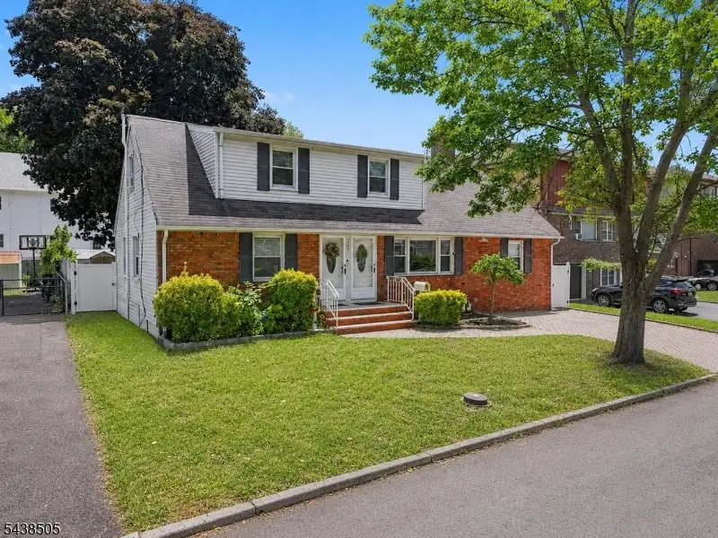 245 N 11th St, Kenilworth, NJ 07033 - #1