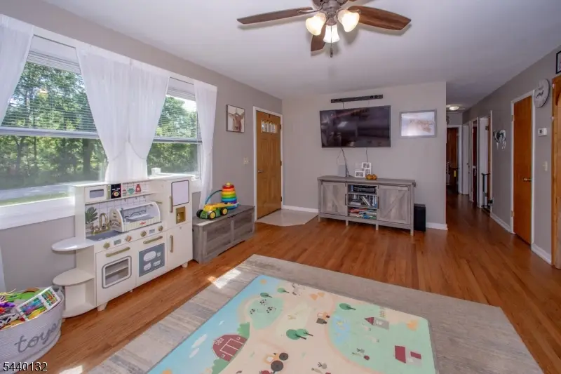 29 Clove Rd, Wantage, NJ 07461 - #3