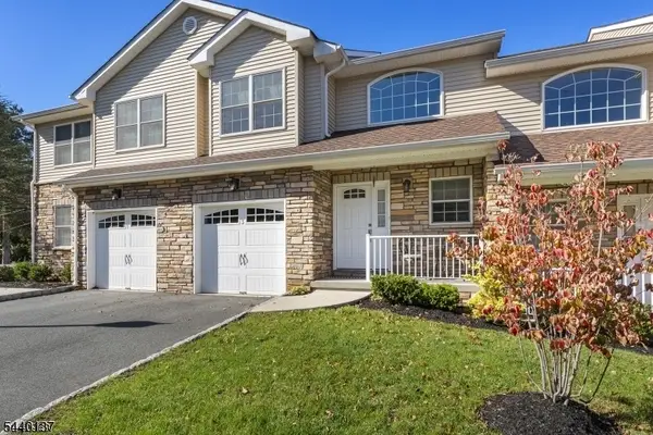 3 Harvey Ct #3, Clark Twp., NJ 07066