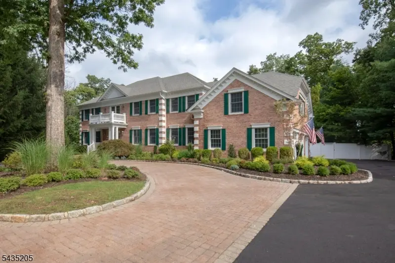 12 Oak Hill Dr, Bernards, NJ 07920 - #2
