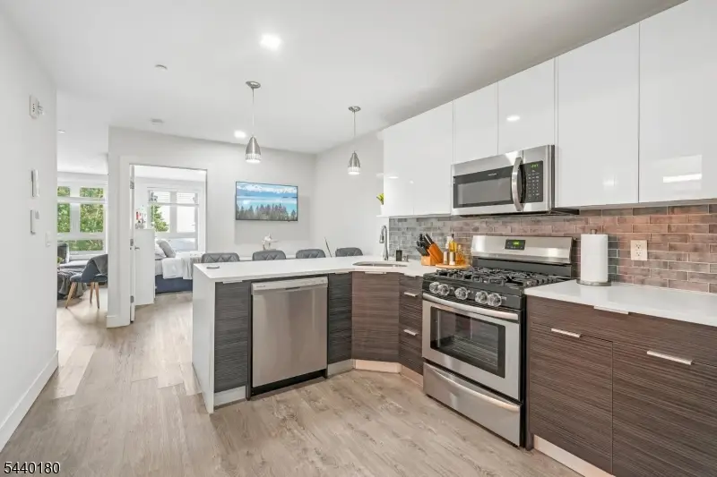 62 69th St #209, Guttenberg, NJ 07093 - #1