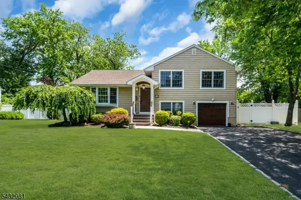10 Deborah Way, Fanwood Boro, NJ 07023