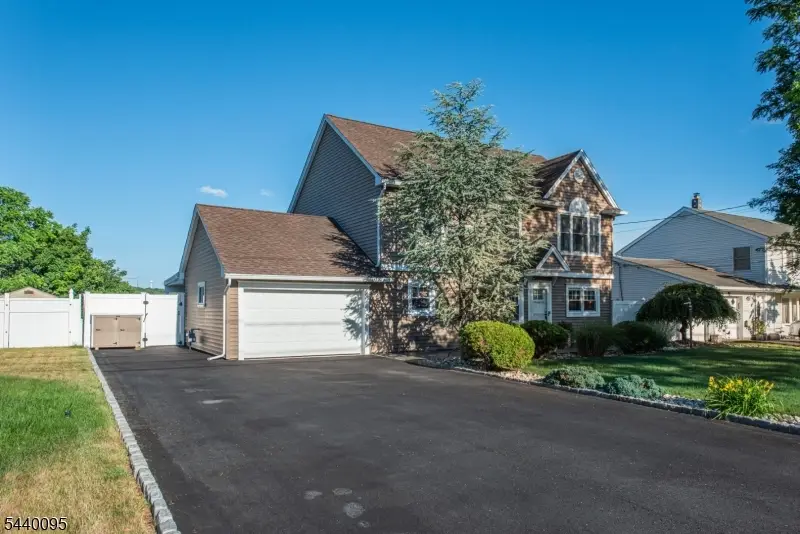 17 Leonard Terrace, Wayne, NJ 07470 - #2