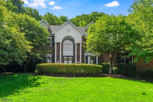 19 Devonshire Dr, Randolph Twp., NJ 07869