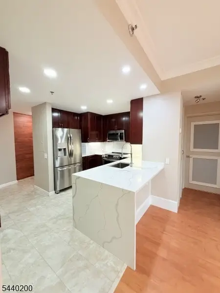 1 Carriage City Plz #908, Rahway City, NJ 07065