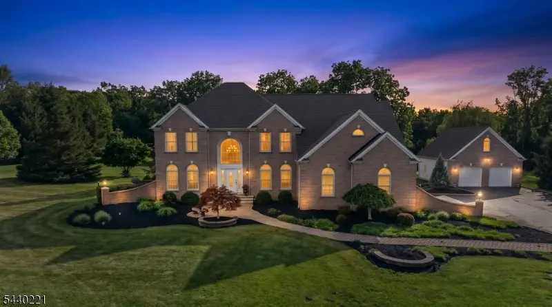 9 Stone Barn Rd, Franklin, NJ 08867 - #2