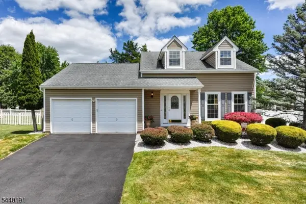 4 Dakota Trl, Branchburg Twp., NJ 08876
