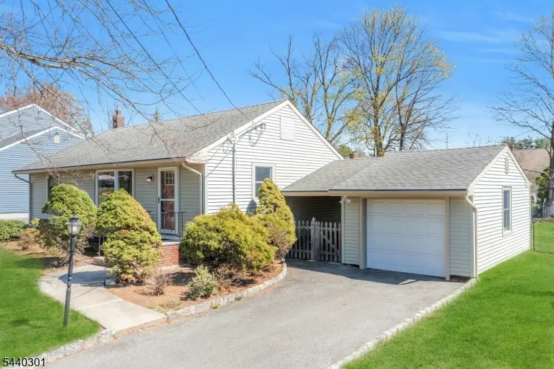 20 Kievit Rd, Wayne, NJ 07470 - #1