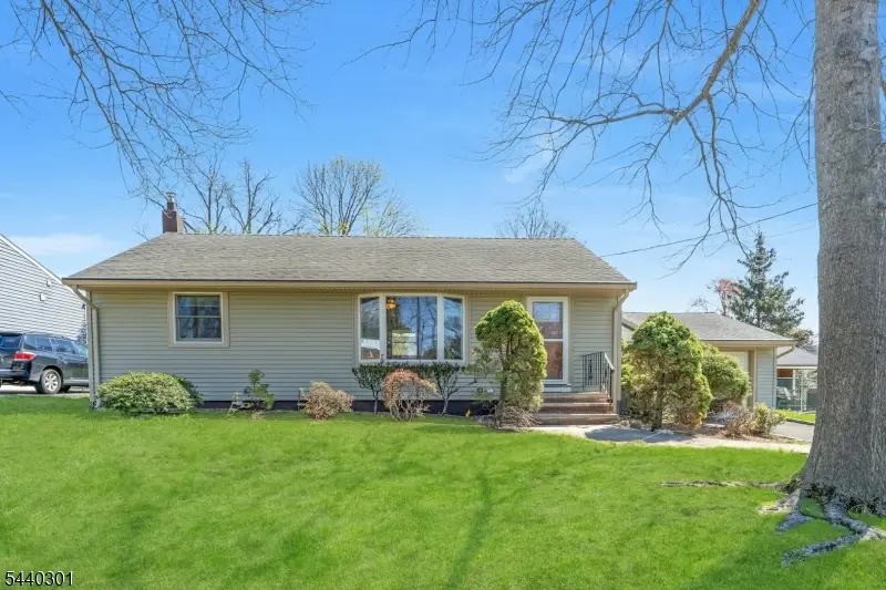 20 Kievit Rd, Wayne, NJ 07470 - #2
