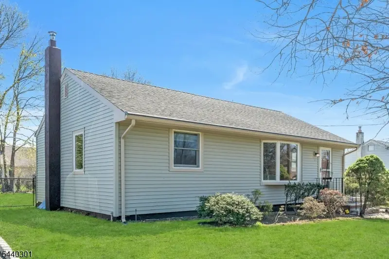 20 Kievit Rd, Wayne, NJ 07470 - #3