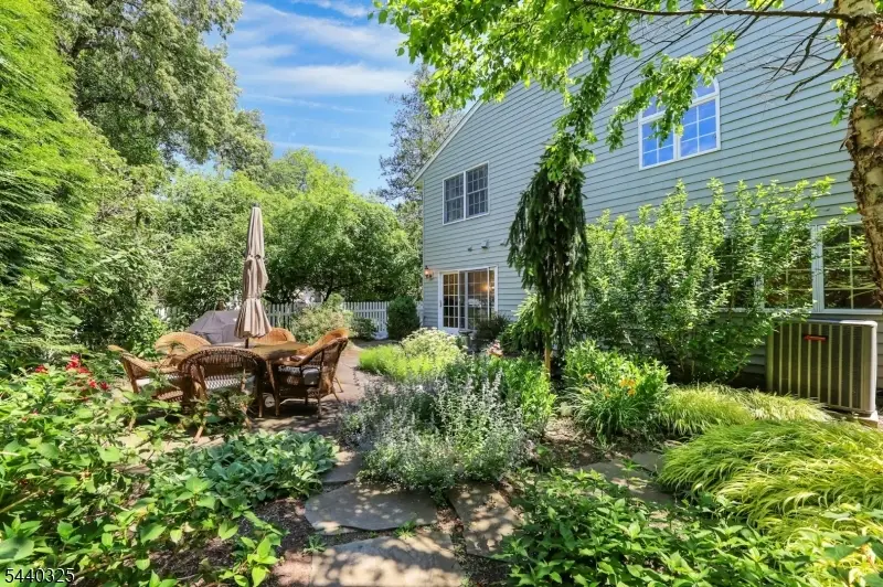348 Highwood Ave, Glen Rock, NJ 07452 - #3