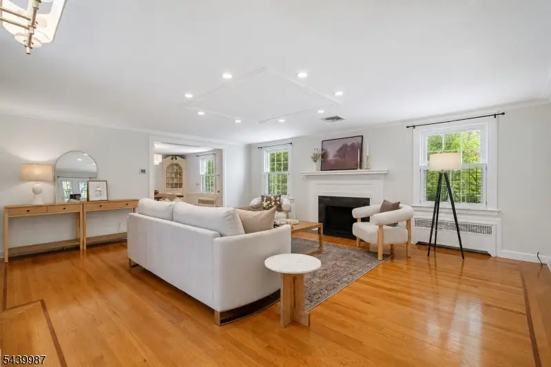 327 Chestnut St, Nutley, NJ 07110 - #3