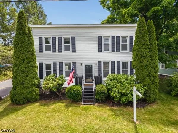 105 Main St, Lebanon Boro, NJ 08833