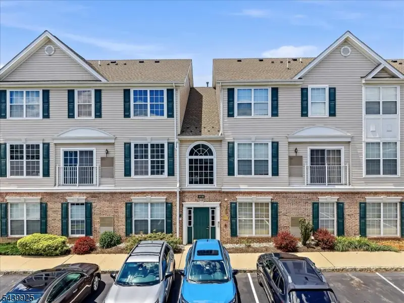 56 Limerick Ln, Lopatcong, NJ 08865 - #2
