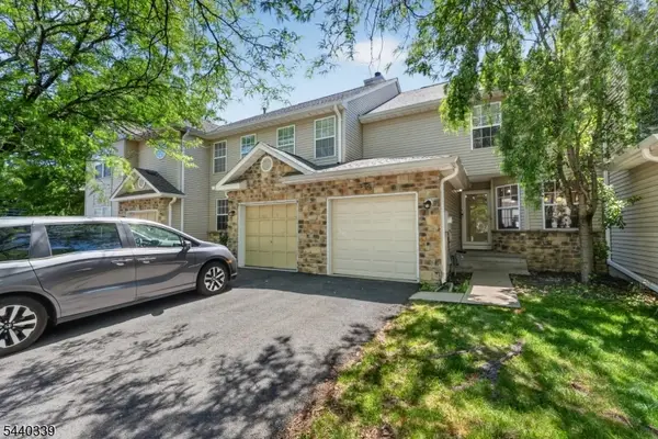 303 Cobblestone Ct, South Brunswick Twp., NJ 08852
