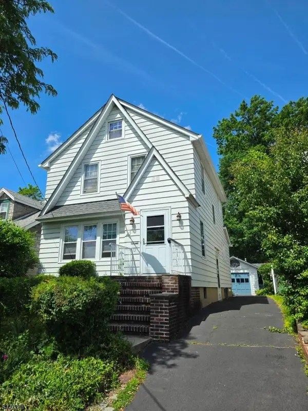 12 Brook Pl, Bloomfield Twp., NJ 07003