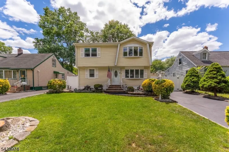 1106 Stone St, Rahway, NJ 07065 - #1