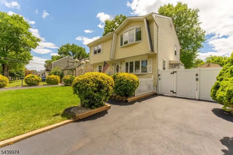 1106 Stone St, Rahway, NJ 07065 - #2