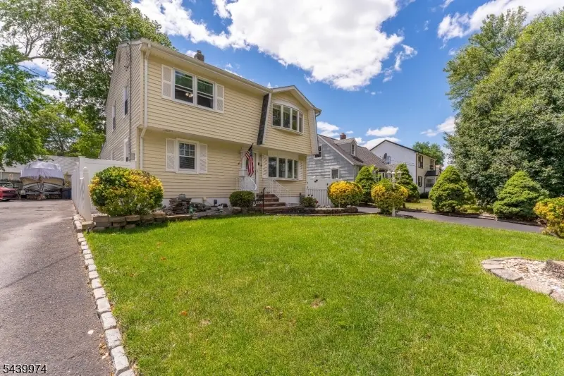 1106 Stone St, Rahway, NJ 07065 - #3