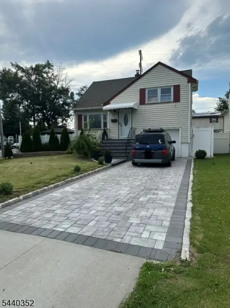 422 W Linden Ave, Linden, NJ 07036 - #1