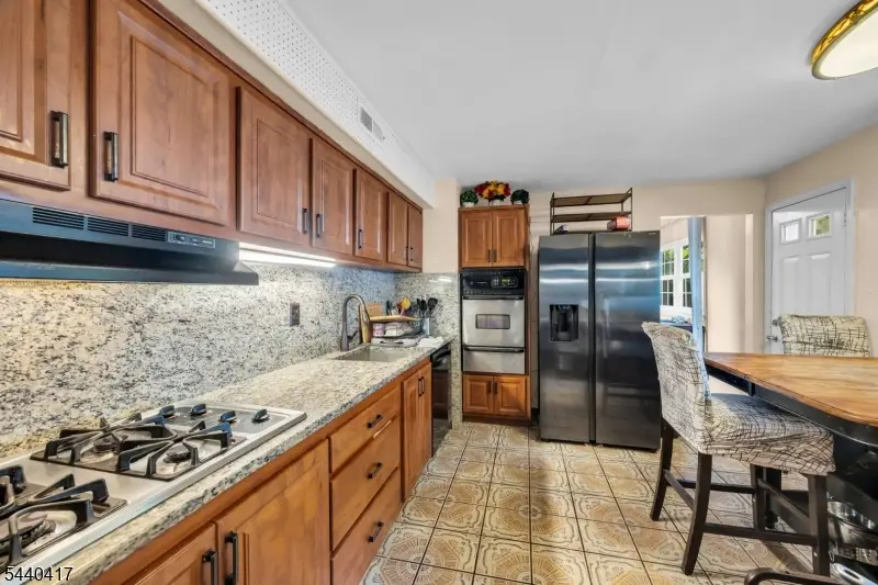 5 Cortland Dr, Franklin, NJ 08873 - #3