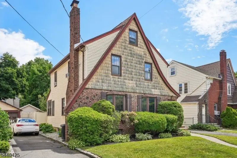 21 Ferncliff Rd, Bloomfield, NJ 07003 - #2