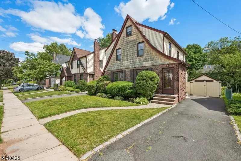 21 Ferncliff Rd, Bloomfield, NJ 07003 - #3