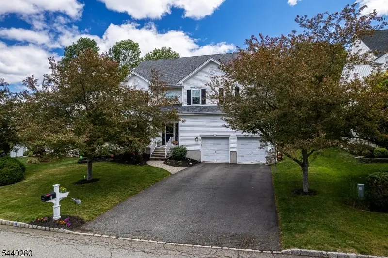 8 Steeplechase Way, Washington, NJ 07853 - #2