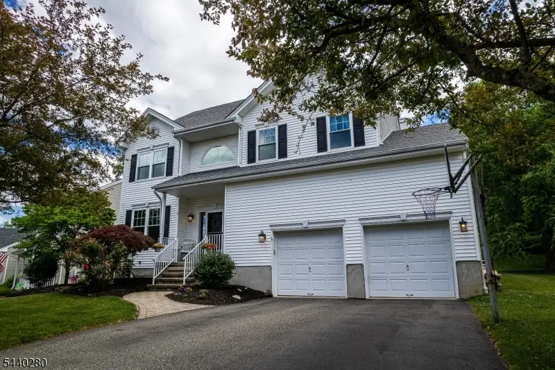 8 Steeplechase Way, Washington, NJ 07853 - #3