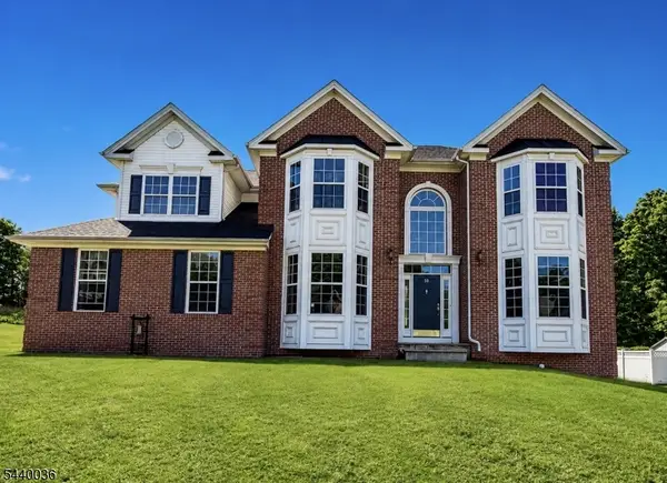 50 Saunders Ln, Mount Olive Twp., NJ 07828